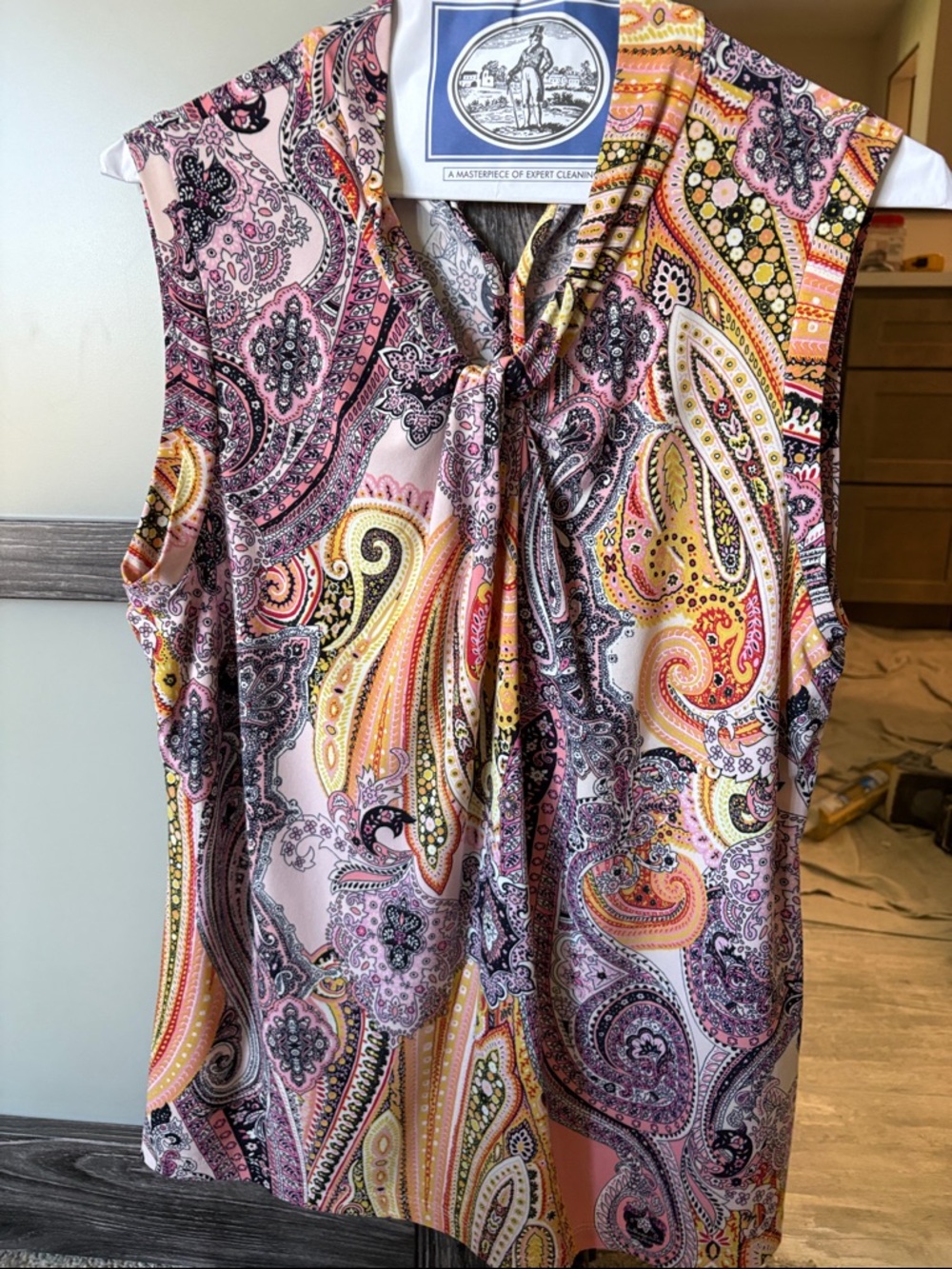 Sleeveless Paisley Tie-Neck Top - Pink Multi